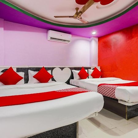 Oyo 45752 Hotel Sb Palace Godarpura Kültér fotó