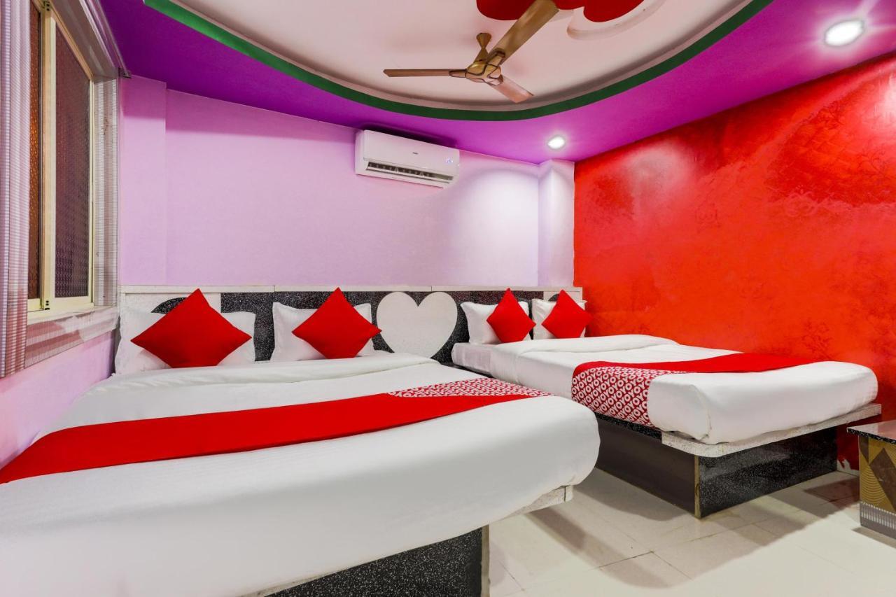 Oyo 45752 Hotel Sb Palace Godarpura Kültér fotó
