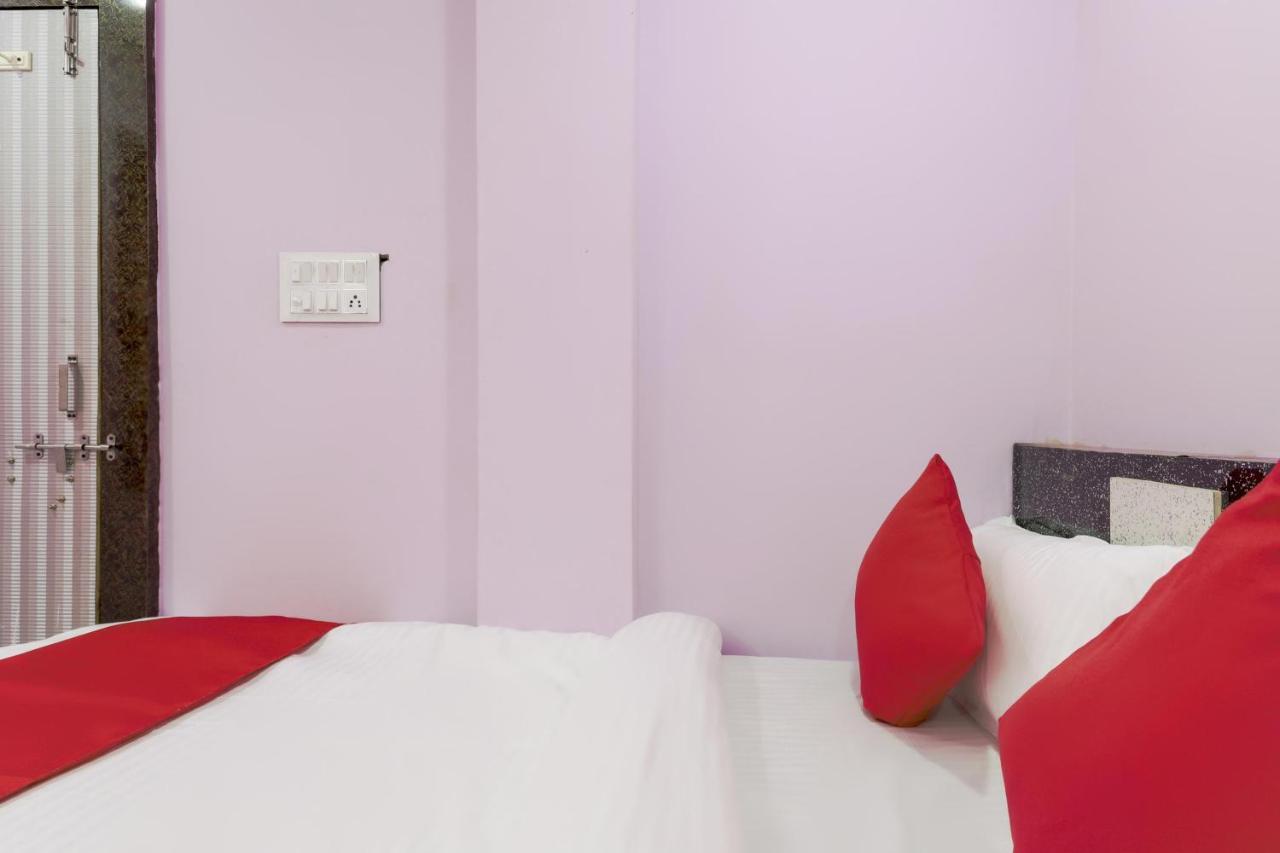 Oyo 45752 Hotel Sb Palace Godarpura Kültér fotó