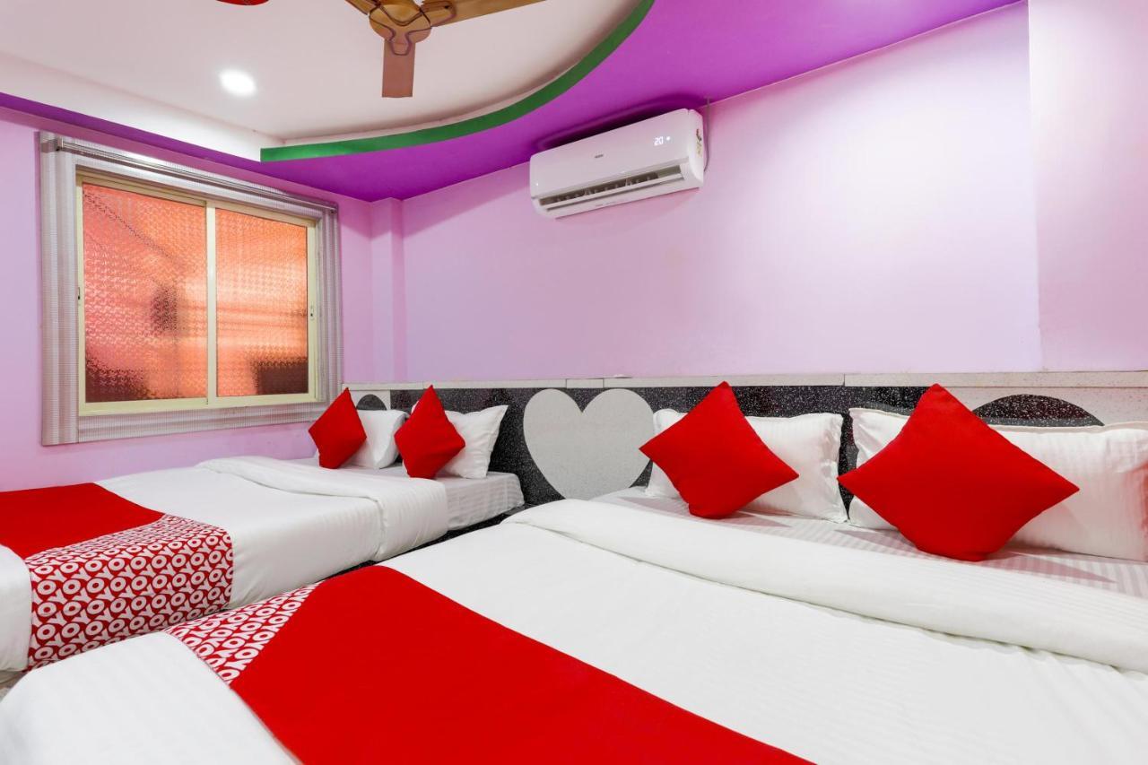 Oyo 45752 Hotel Sb Palace Godarpura Kültér fotó