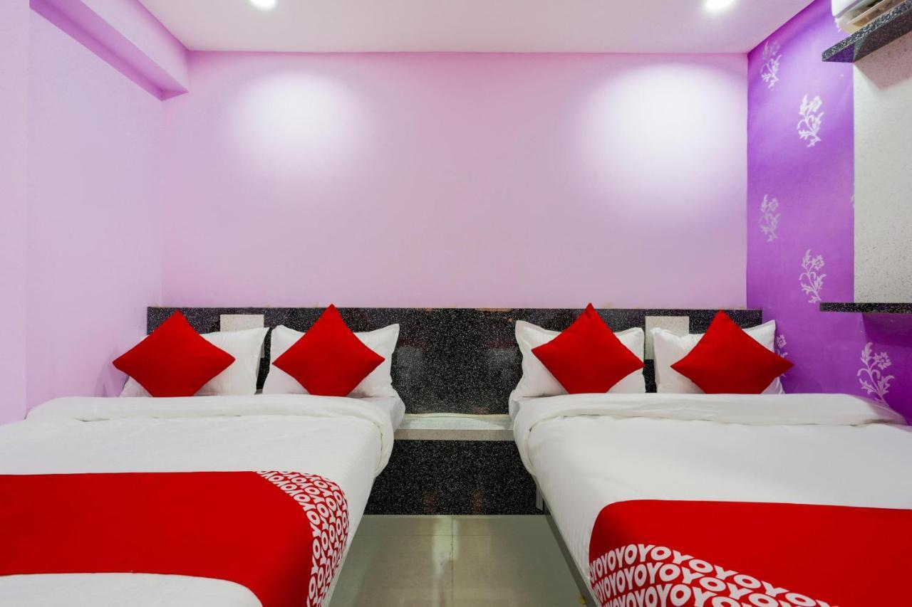 Oyo 45752 Hotel Sb Palace Godarpura Kültér fotó
