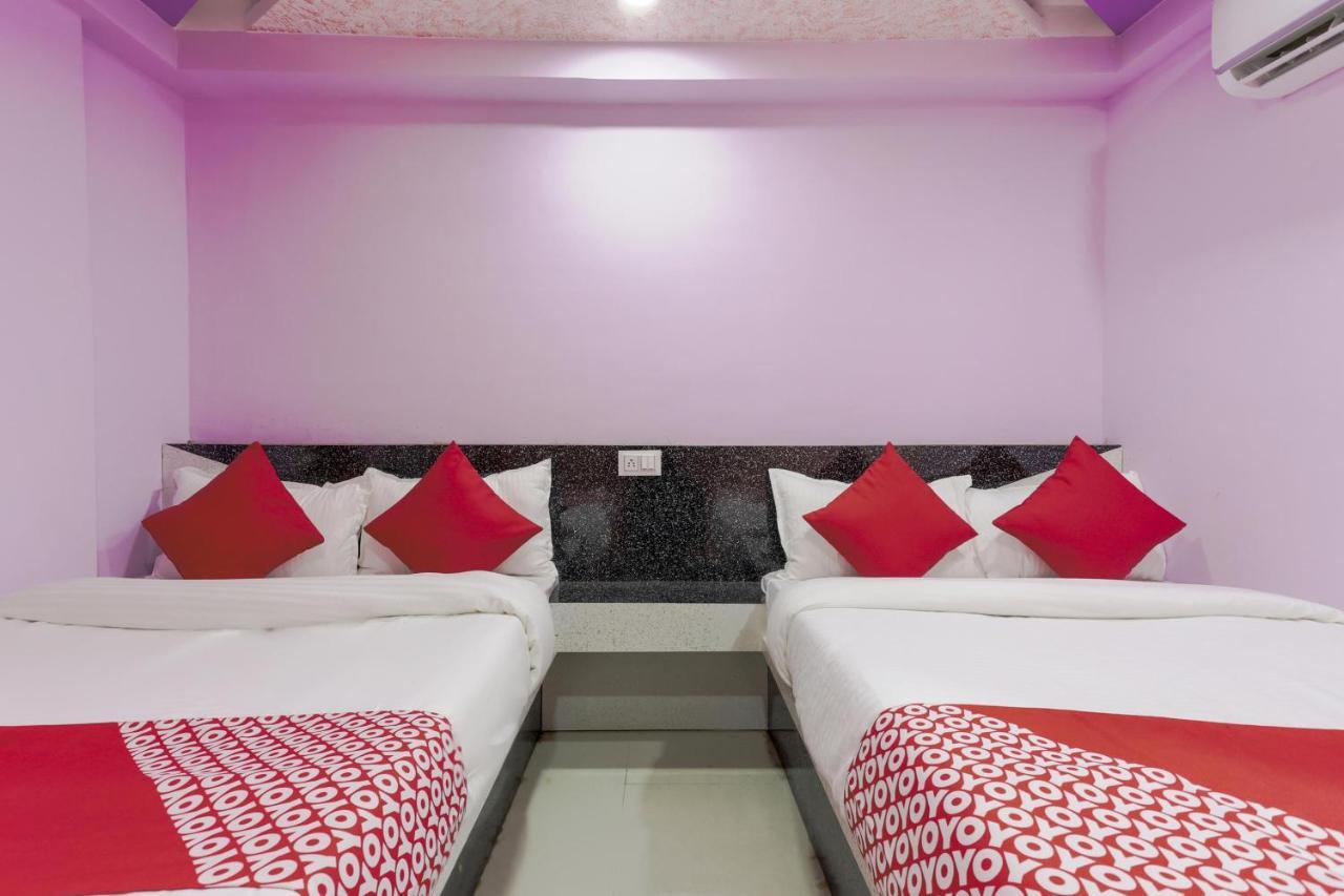 Oyo 45752 Hotel Sb Palace Godarpura Kültér fotó
