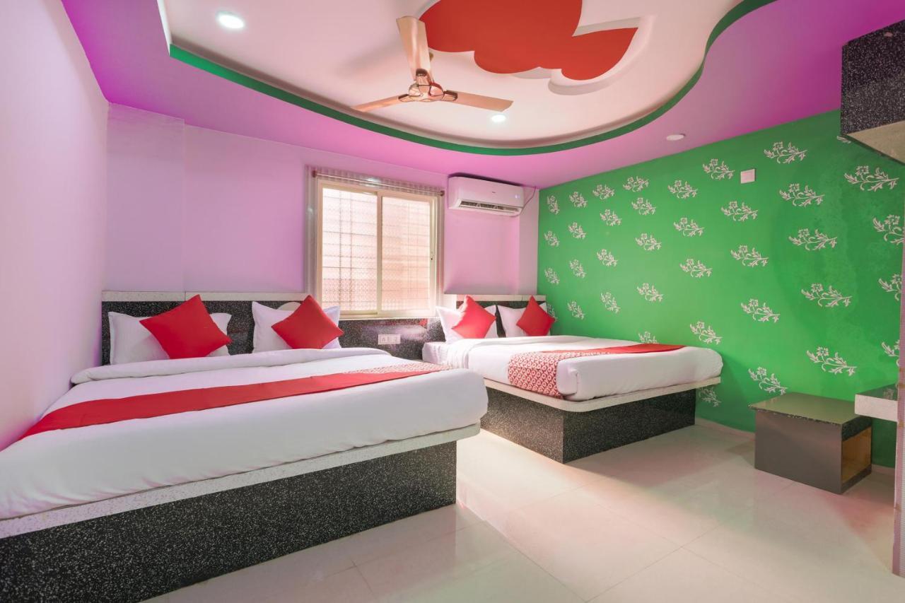 Oyo 45752 Hotel Sb Palace Godarpura Kültér fotó