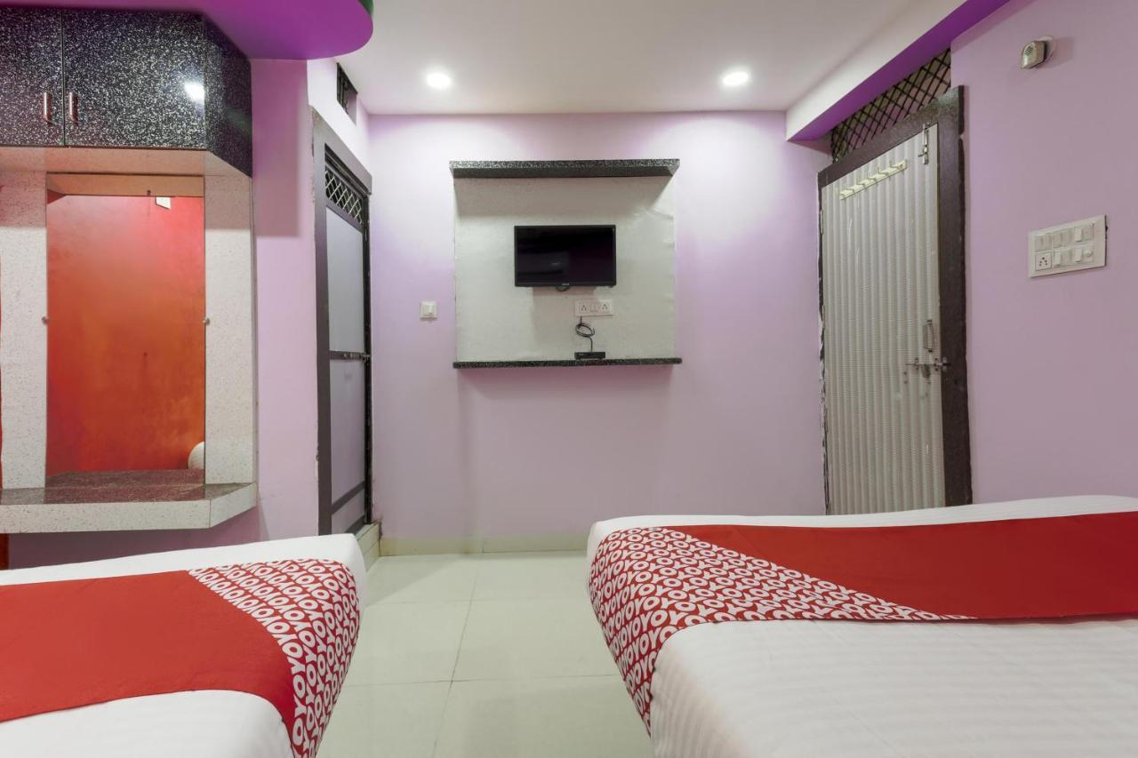 Oyo 45752 Hotel Sb Palace Godarpura Kültér fotó