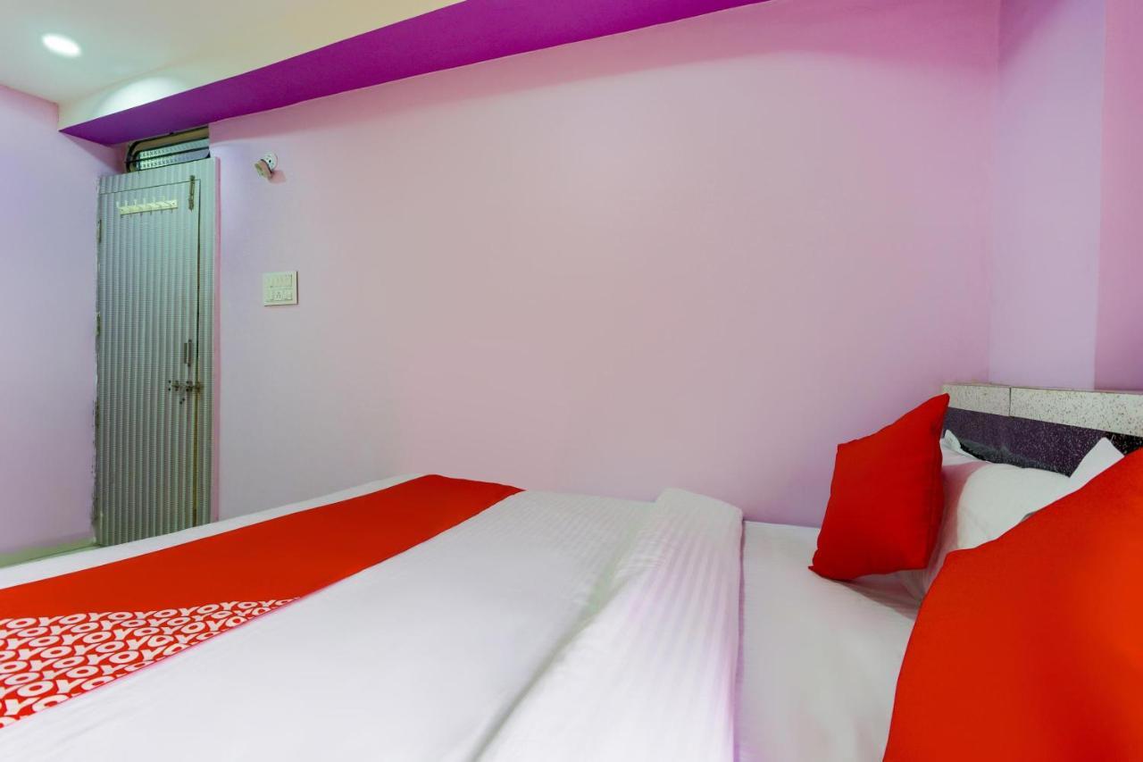 Oyo 45752 Hotel Sb Palace Godarpura Kültér fotó